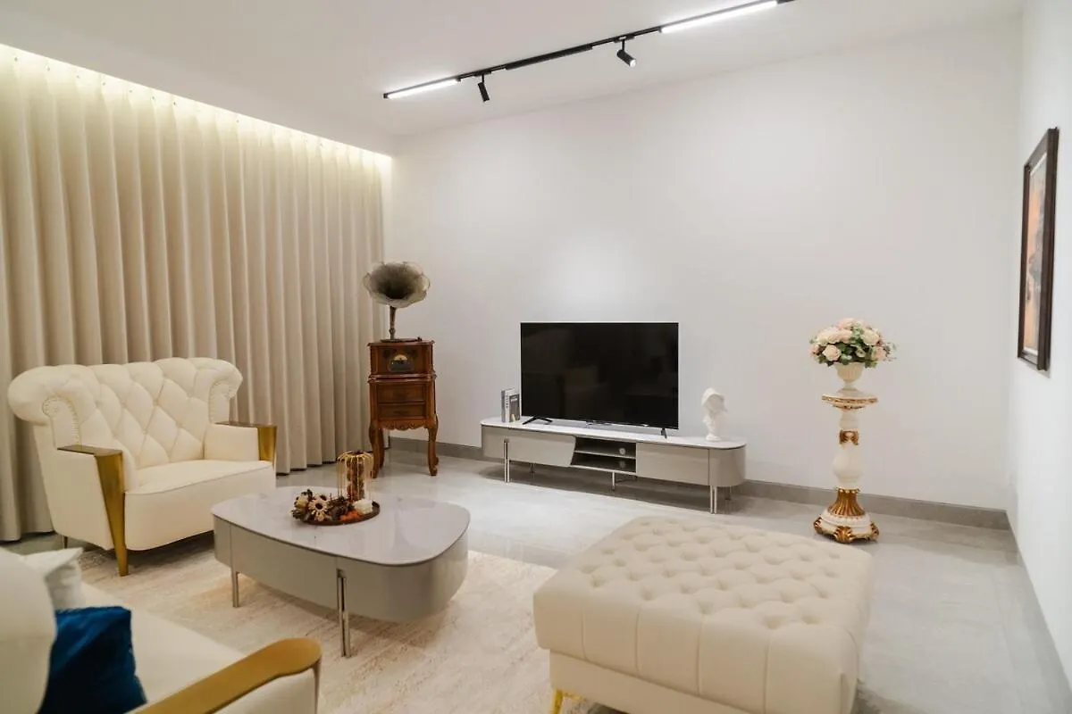 הוילה Georgetown Italian-Style Jacuzzi Ktv 5Br 18Pax G ג'ורג' טאון